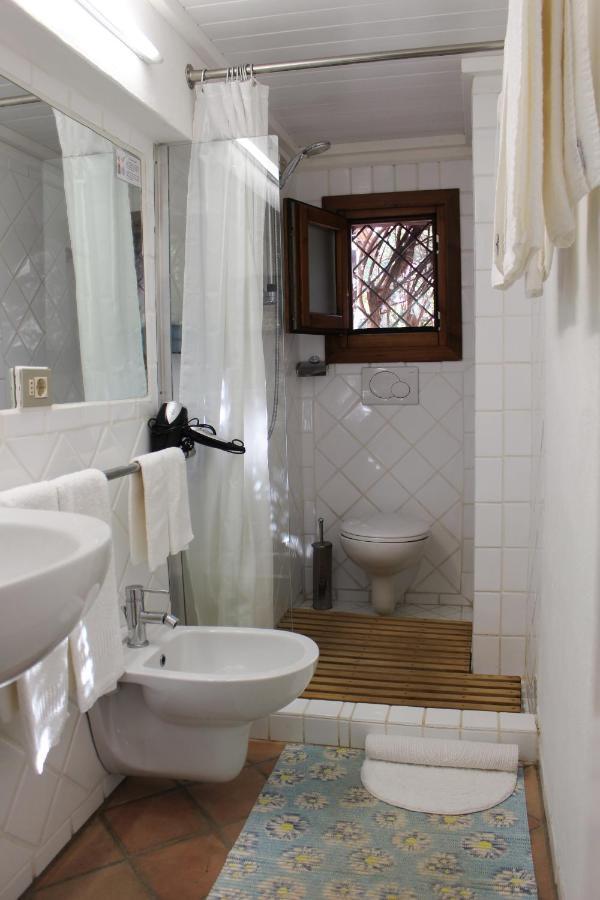 B&B Le Corti Di Aloa San Pantaleo Exterior photo