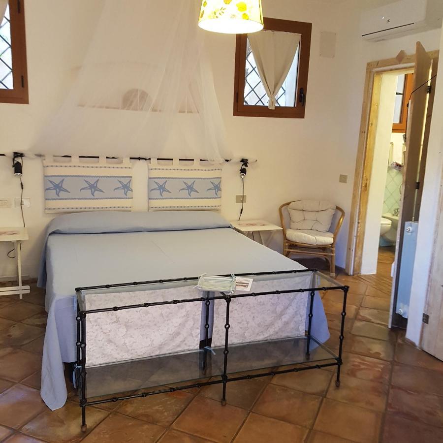 B&B Le Corti Di Aloa San Pantaleo Exterior photo