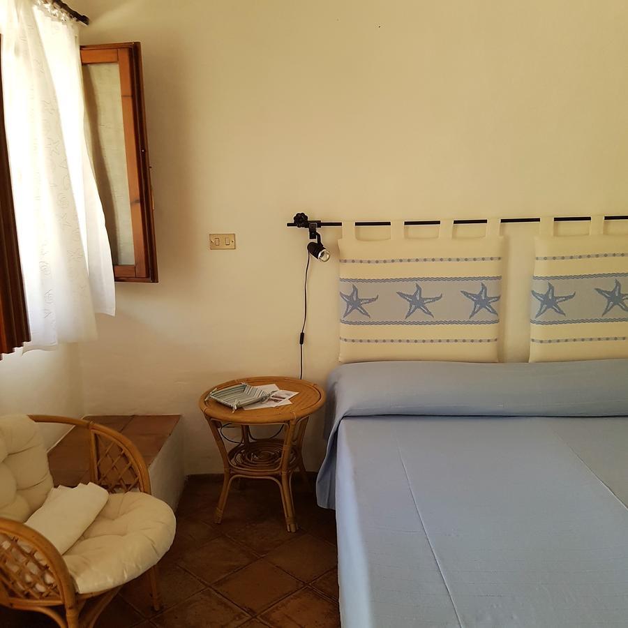 B&B Le Corti Di Aloa San Pantaleo Exterior photo